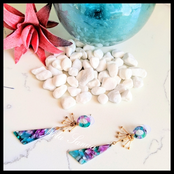 🍒3/$30-Beautiful Sea Shell inspired Earrings🍒 - Picture 2 of 6